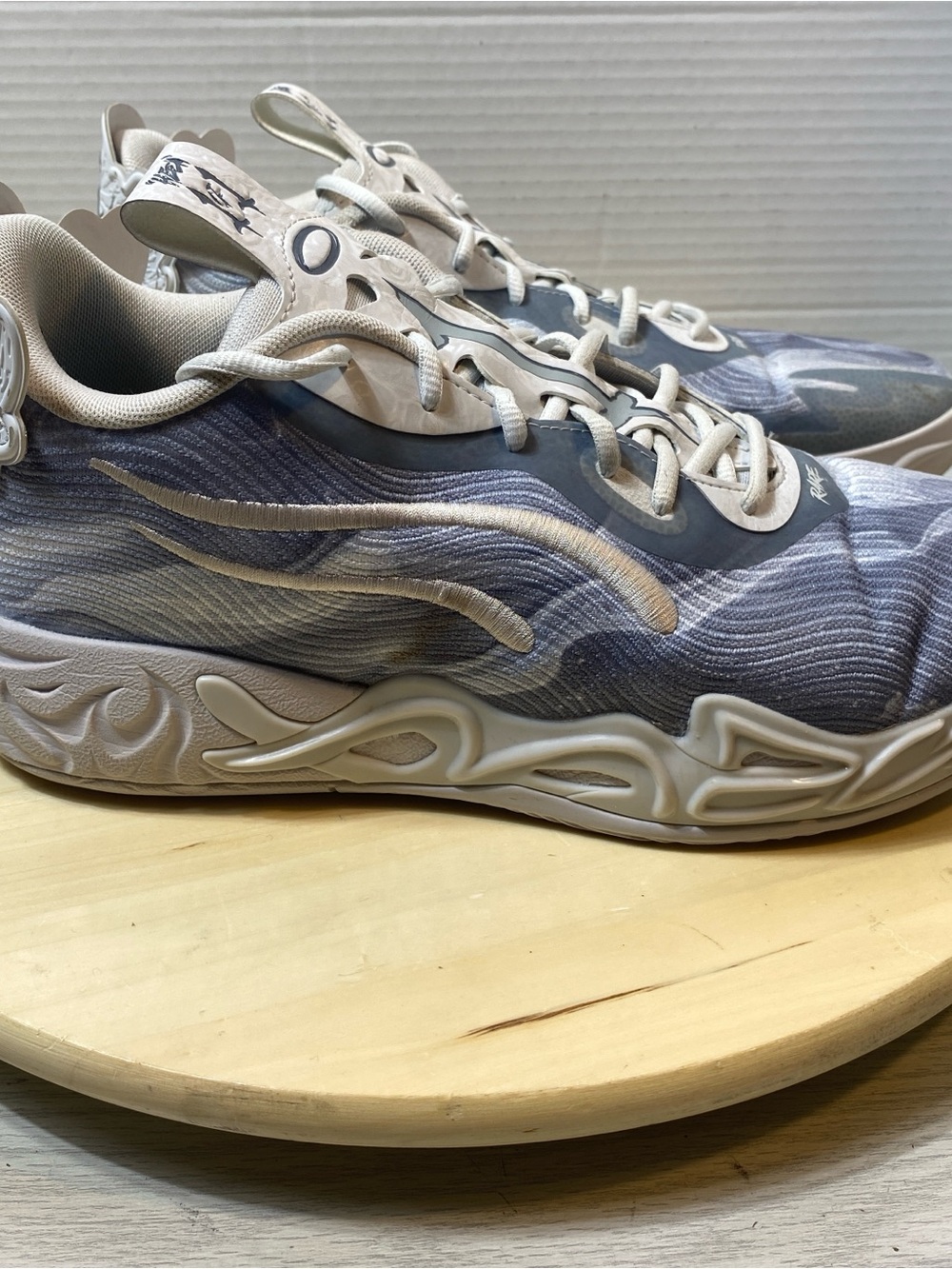 PUMA MB.04 Lamelo Ball Rare Gray White Men’s Size 10.5 Basketball Shoes Sneakers